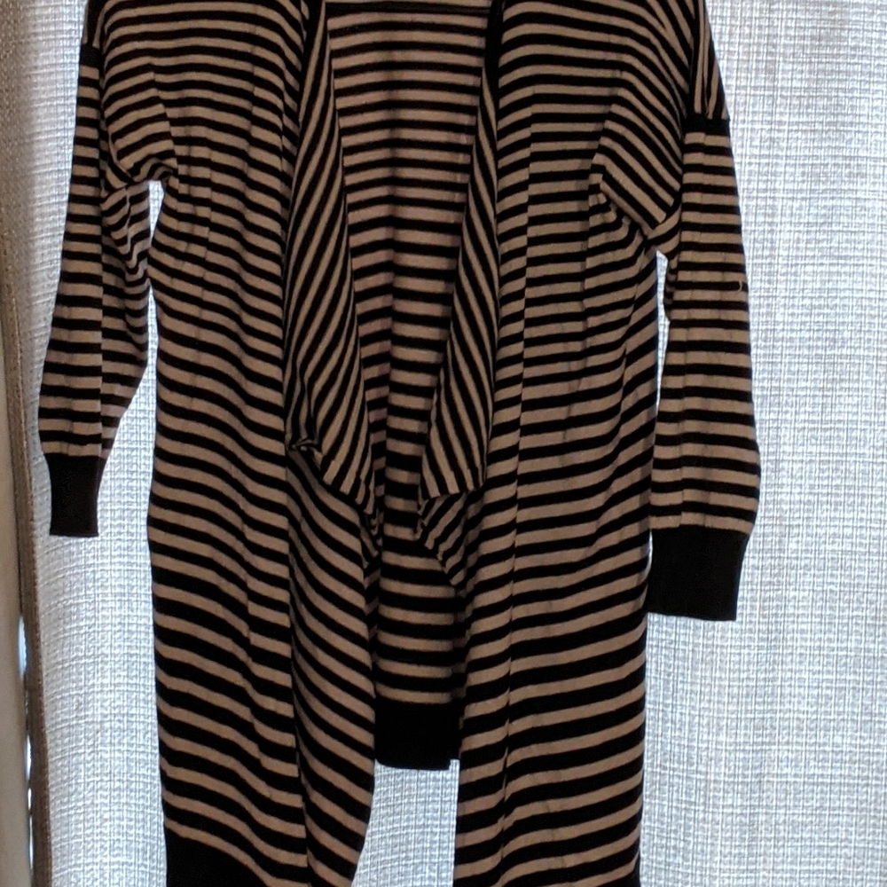 Cardigan - Picture 2 of 3